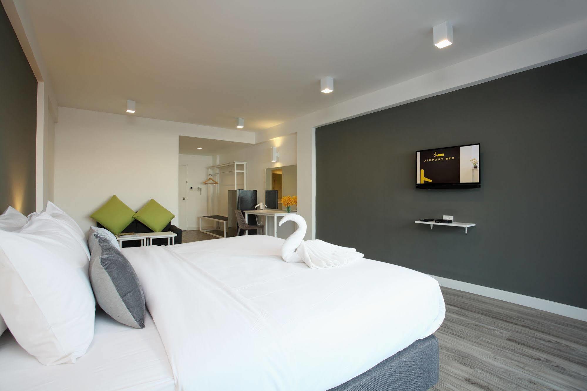 Airport Bed Hotel 3*
