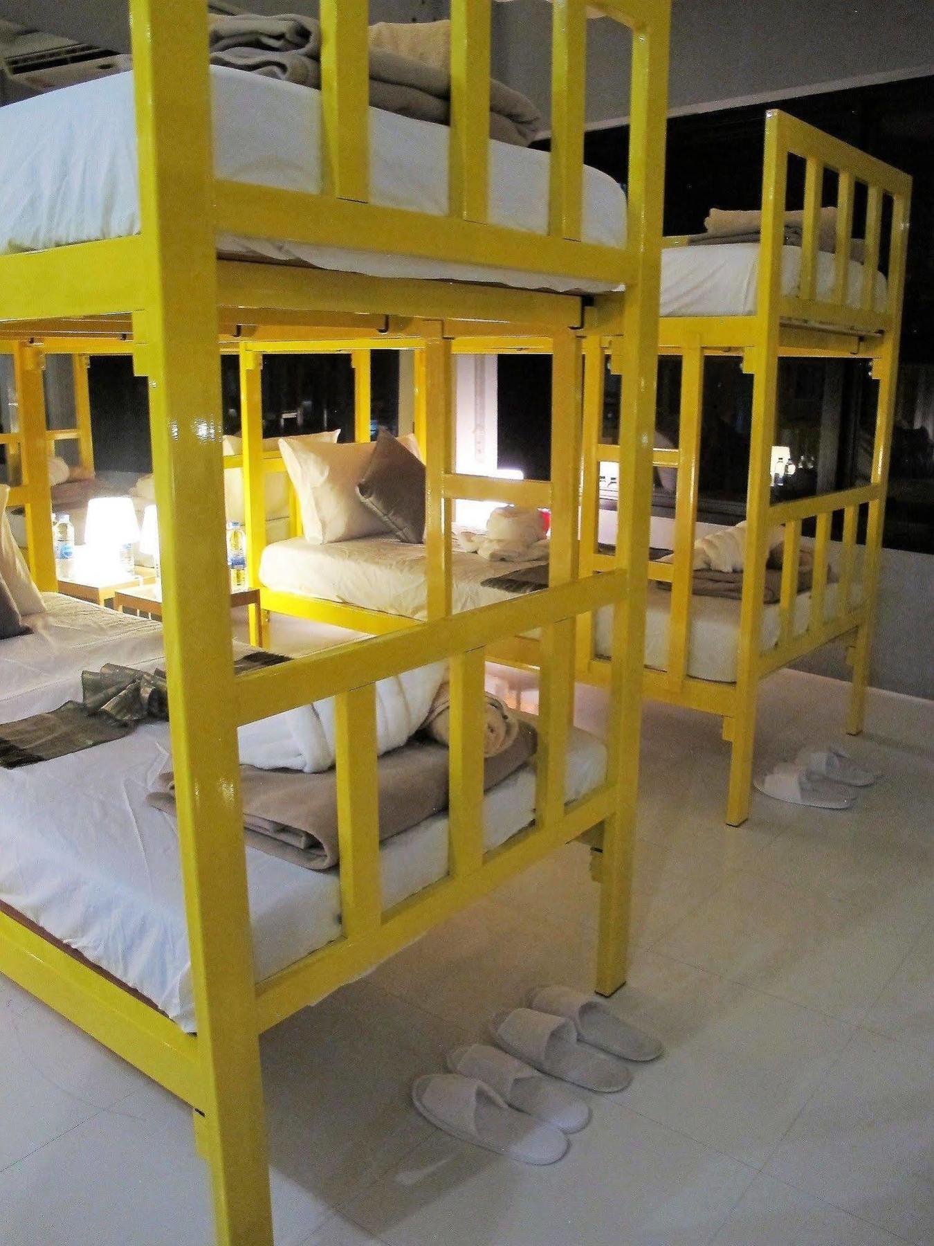 Oyo 783 Brunch Marker Cafe & 2* Bangkok