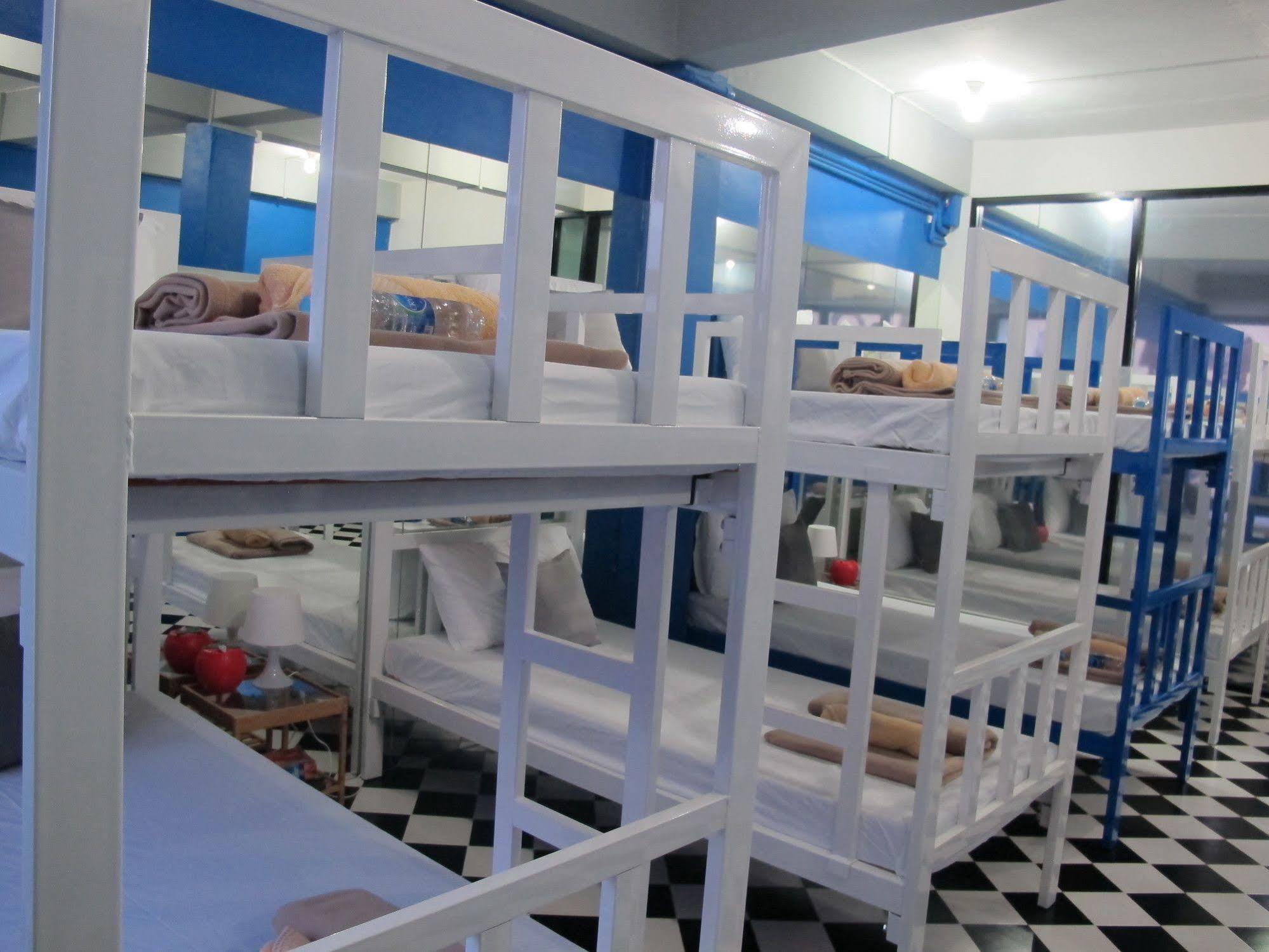 Oyo 783 Brunch Marker Cafe & Hotel 2*