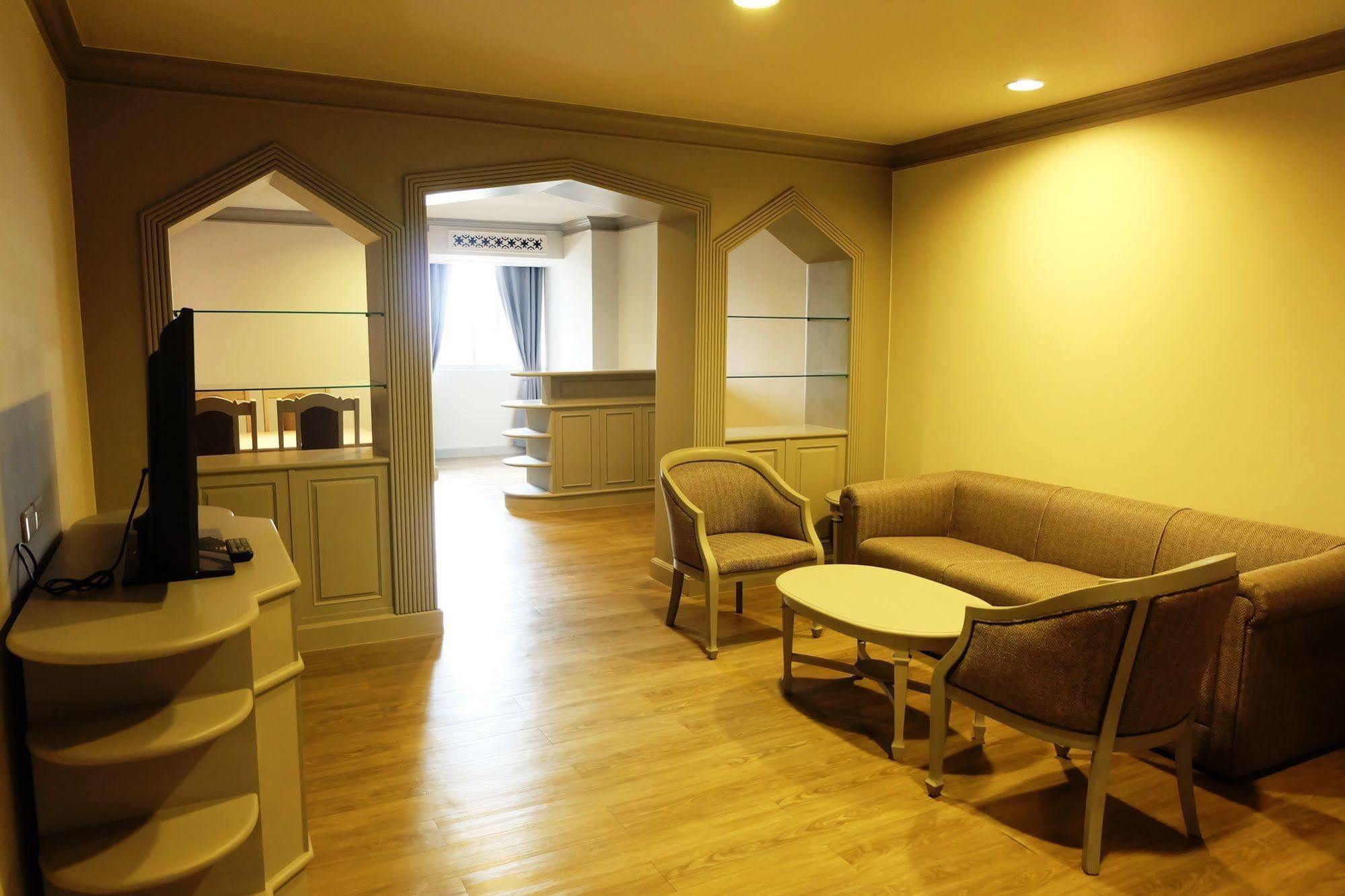 The Pantip Ladprao 5* Bangkok