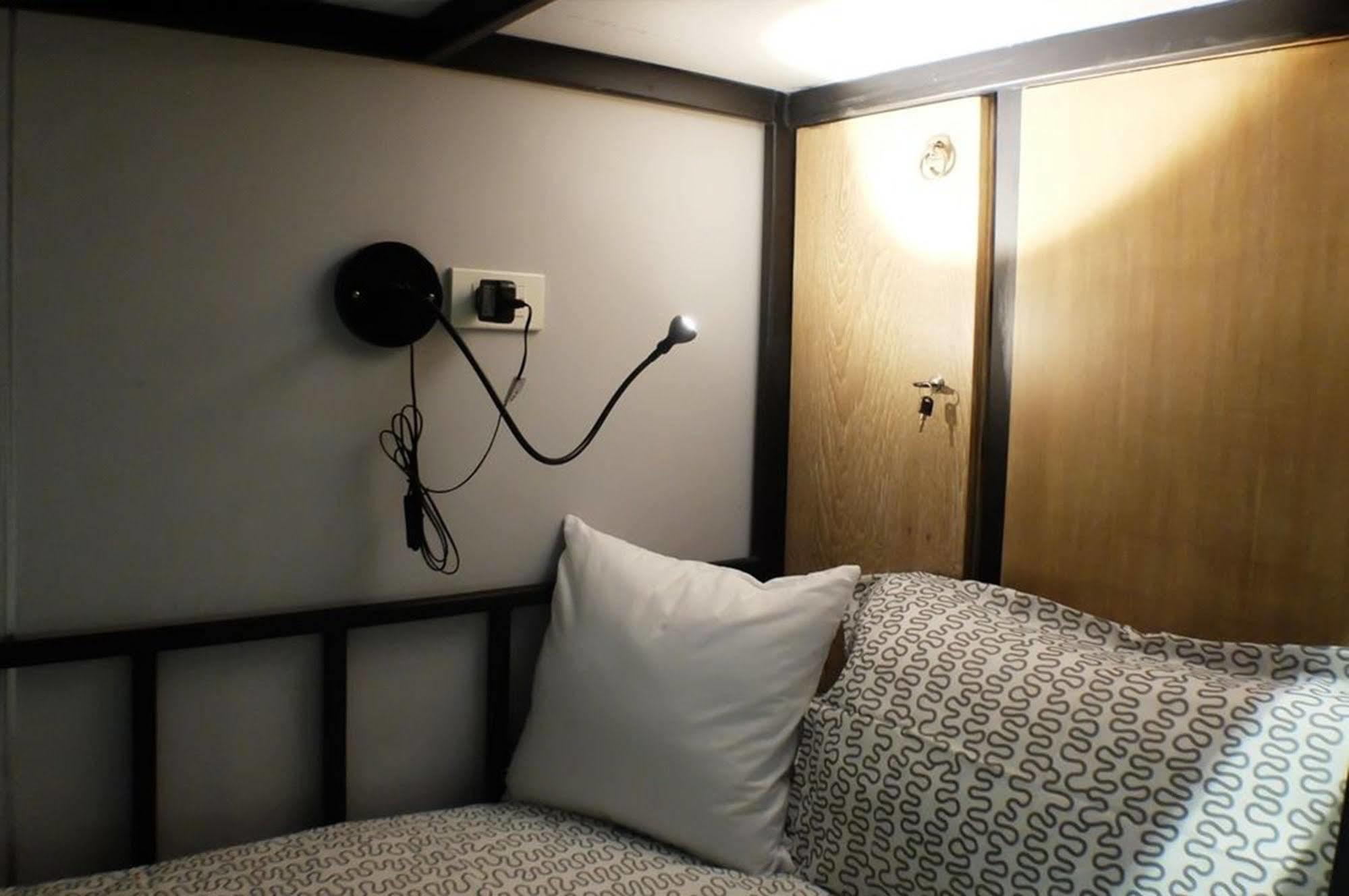 Hostel Pillow Land Onnut *