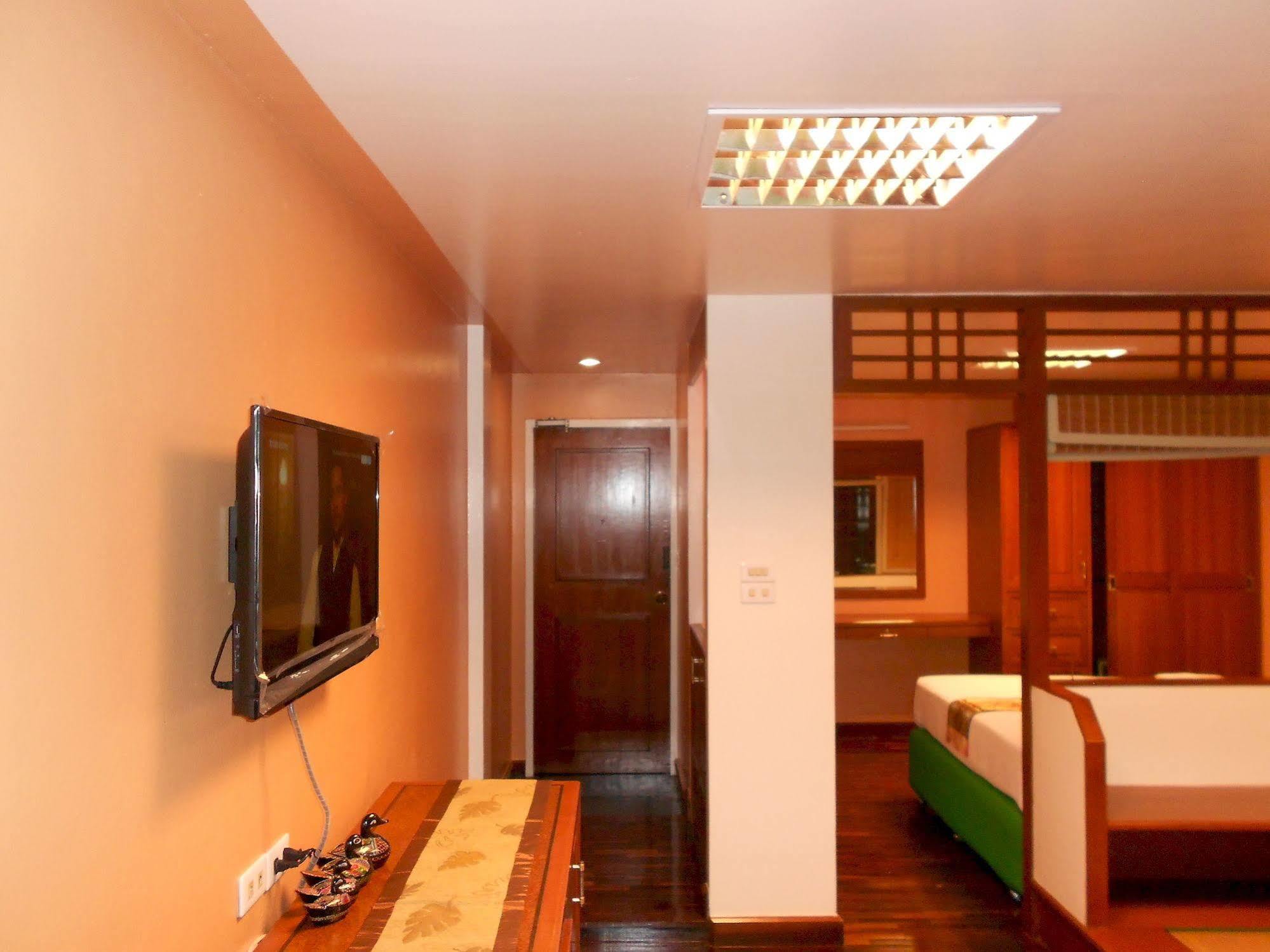 B.s. Court Sathorn Hotel