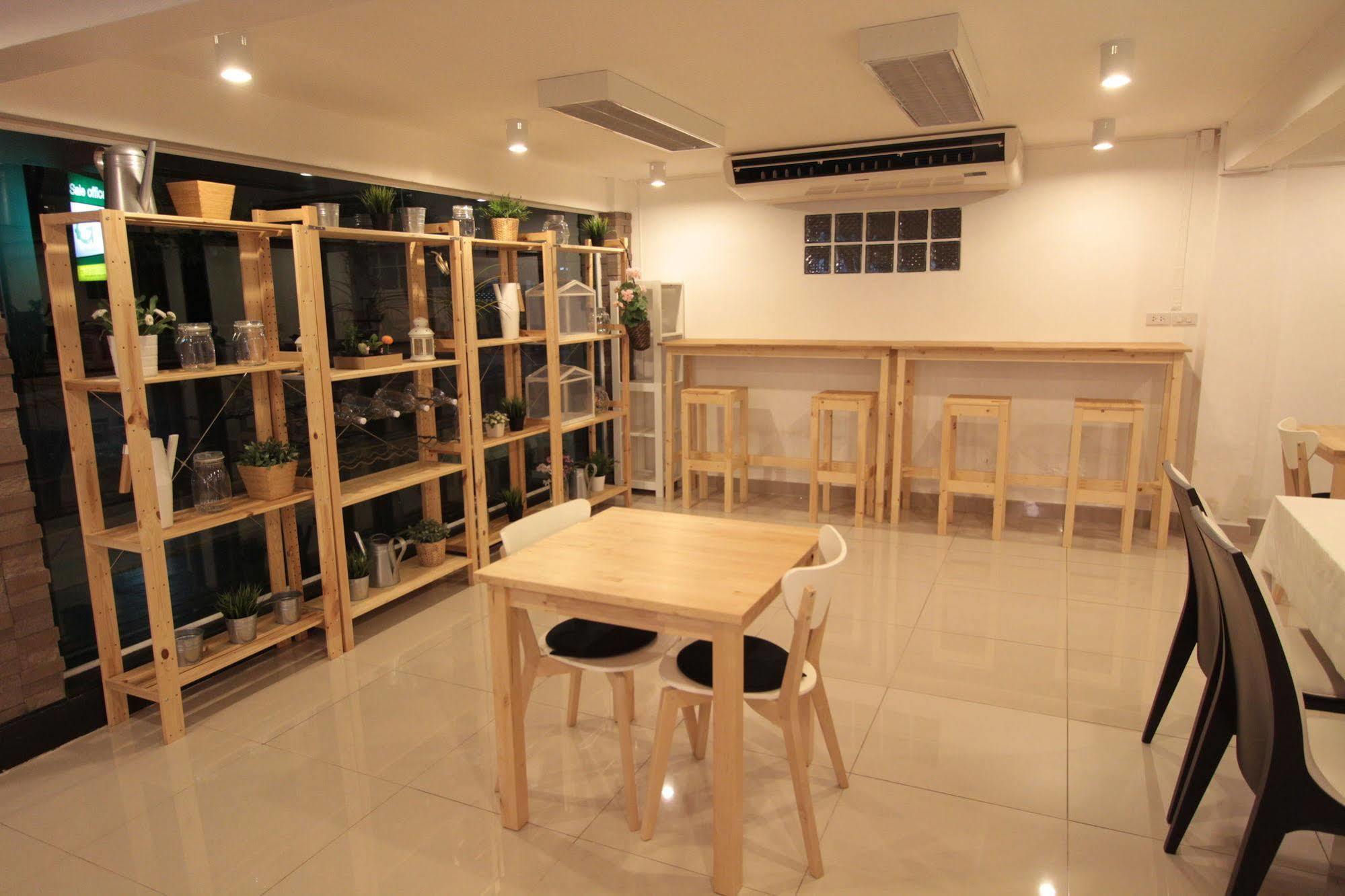Hostel Napaville Huai Khwang Bangkok