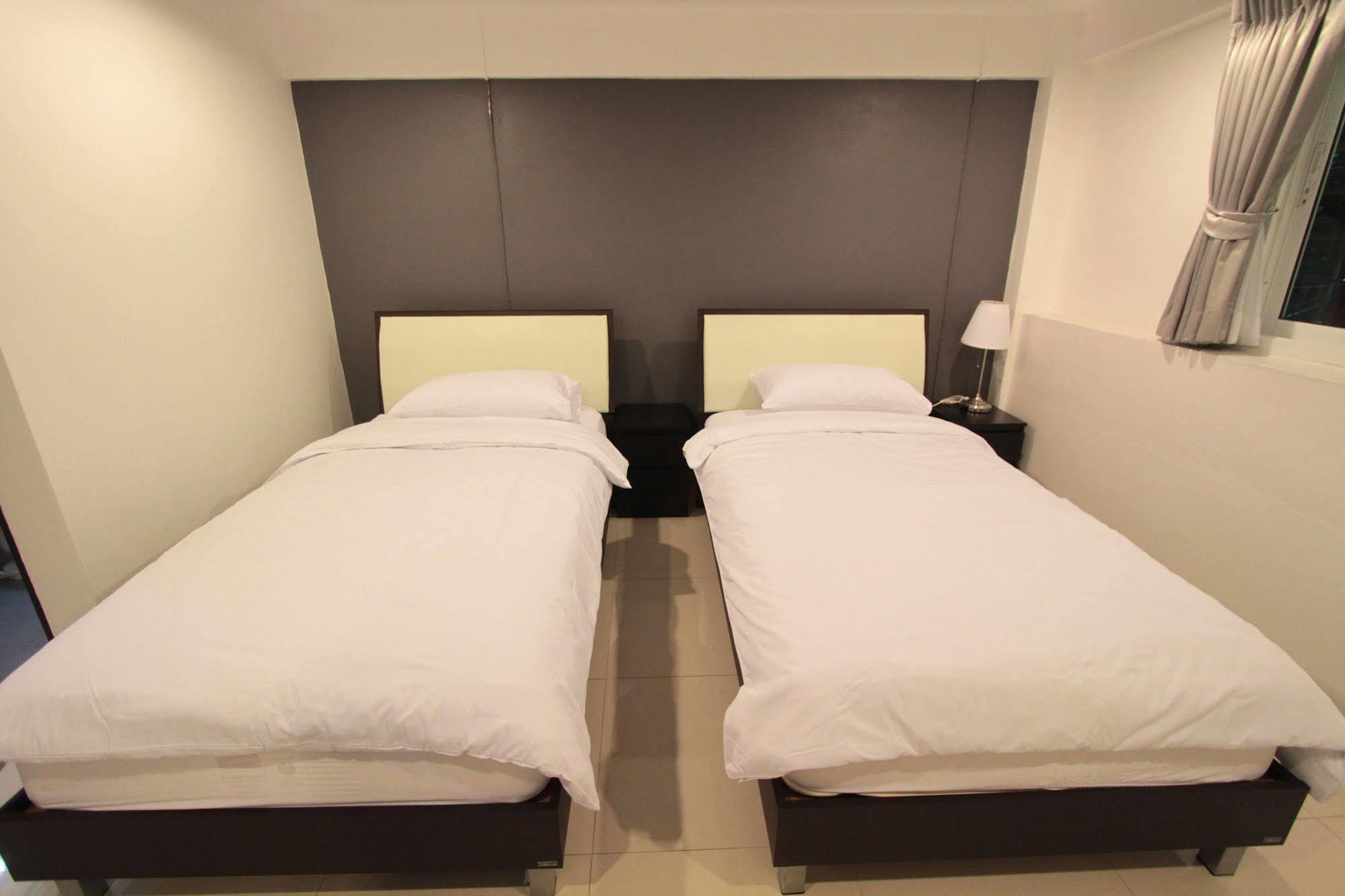 Hostel Napaville Huai Khwang *