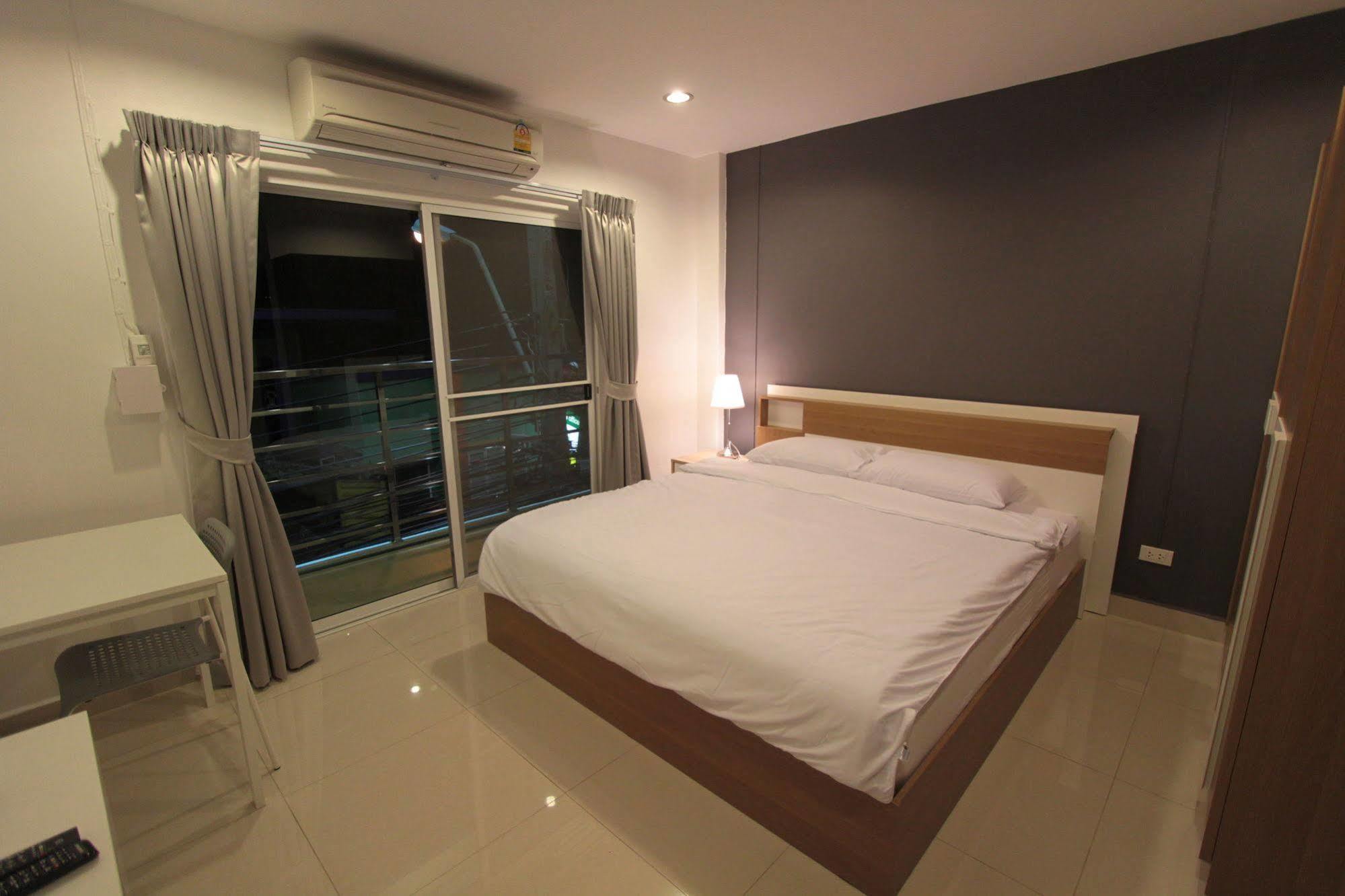 Napaville Huai Khwang Hostel *