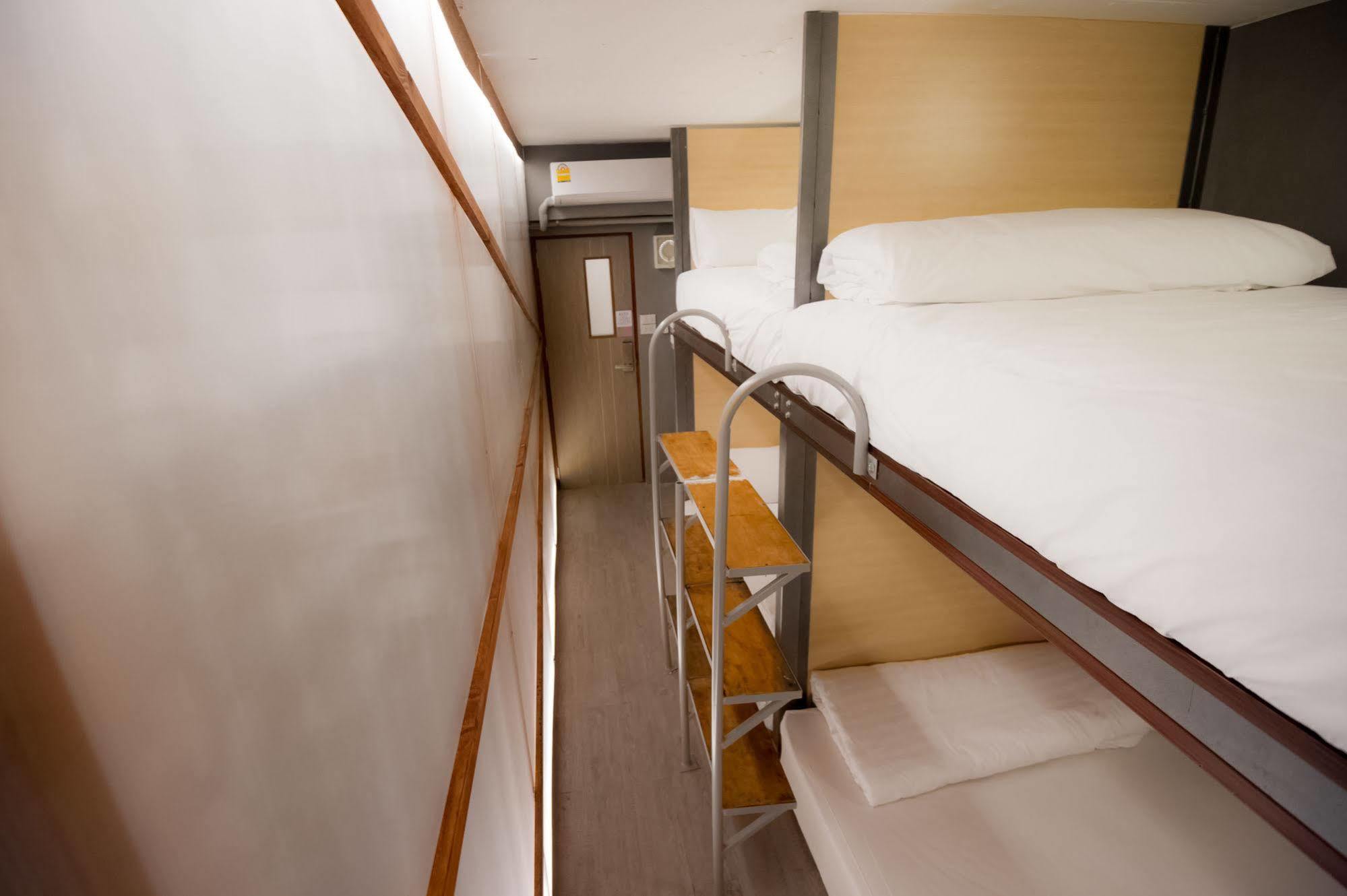 Glur Pratunam Hostel Bangkok