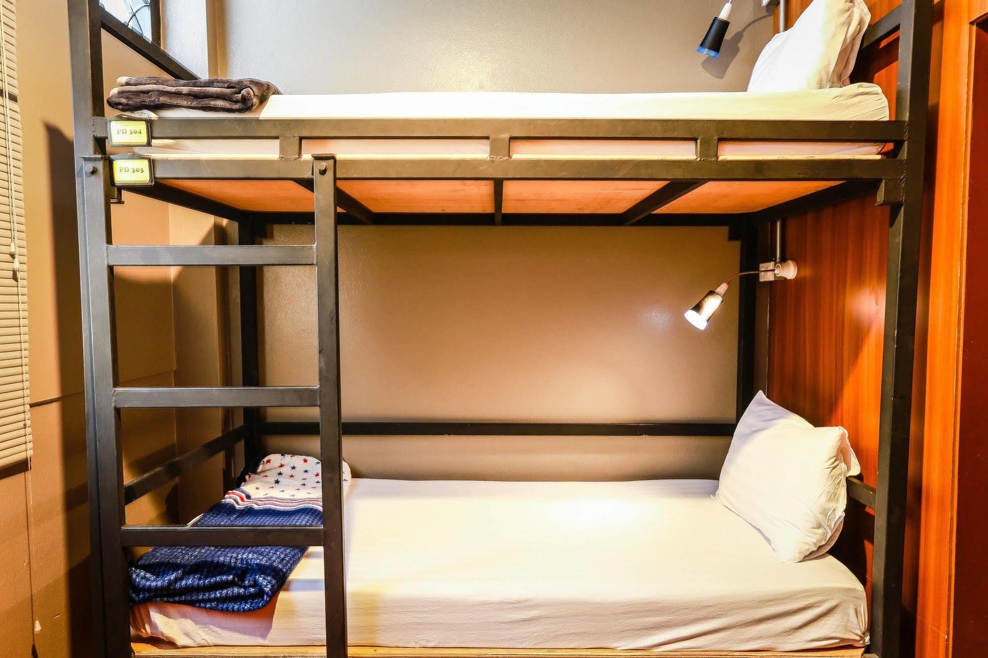 Albergue Hits Banguecoque