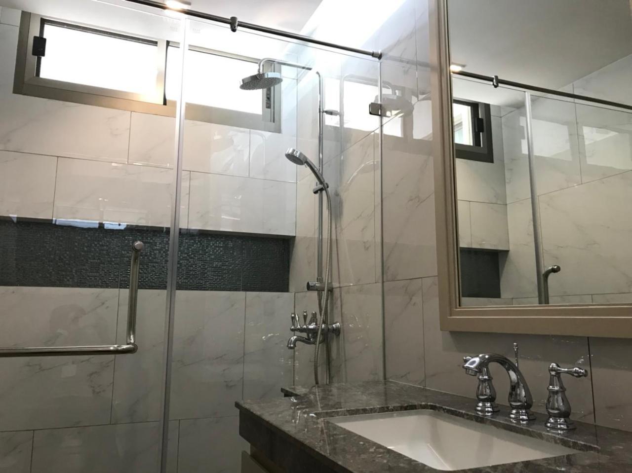 Baan Neeracha Aparthotel Bangkok