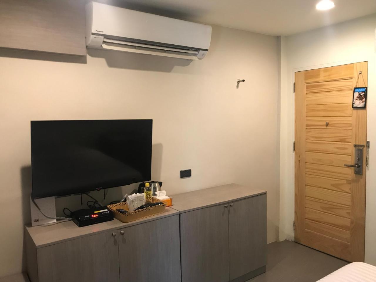 Lazy Sunday Hostel Bangkok
