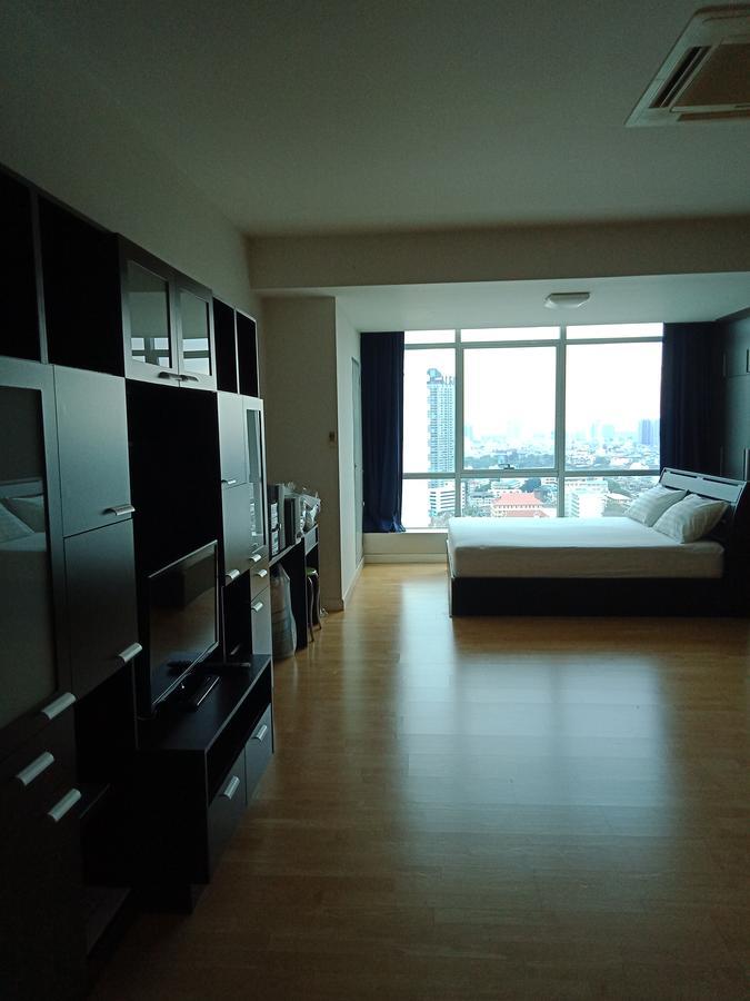 Baan Sathorn Riverfront Apartment