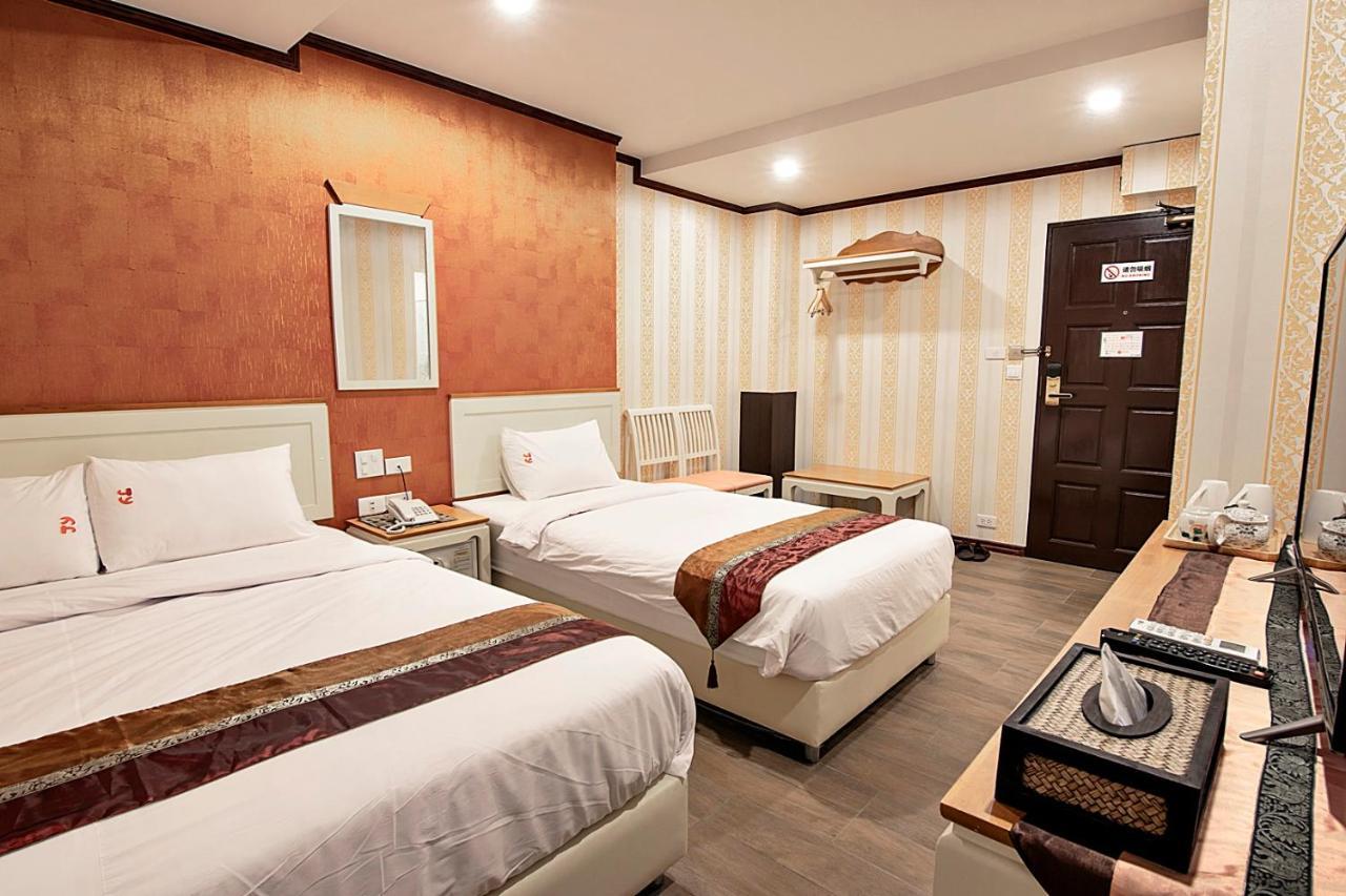 Hotel J&y Latphrao 35