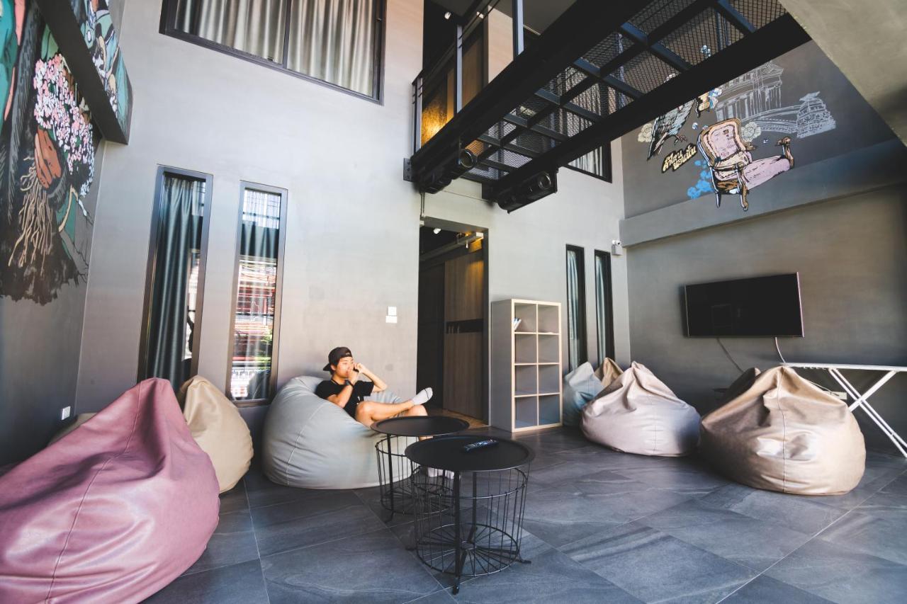 Hostel Issara By D *