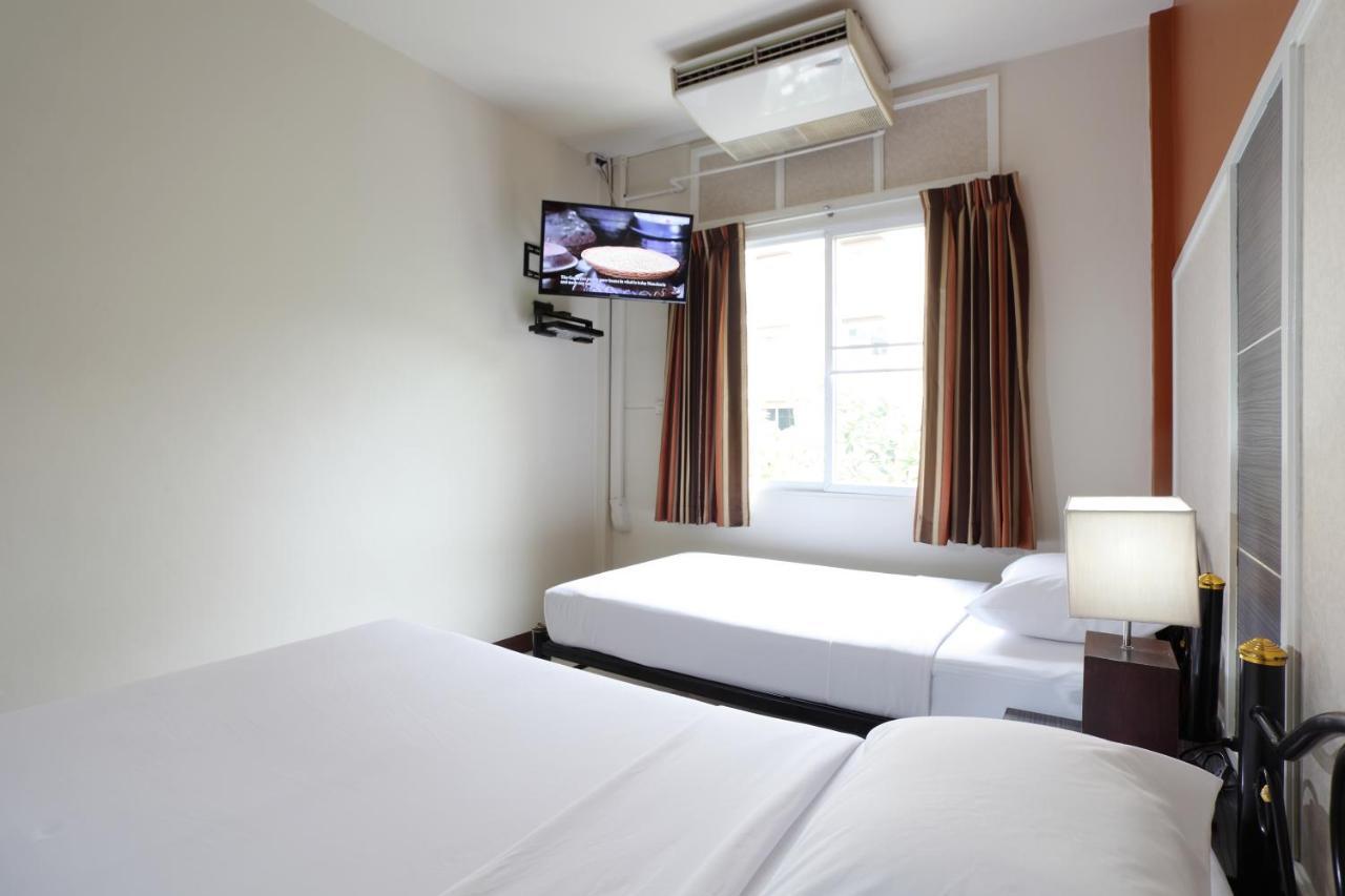 Rambuttri Village Plaza Inn