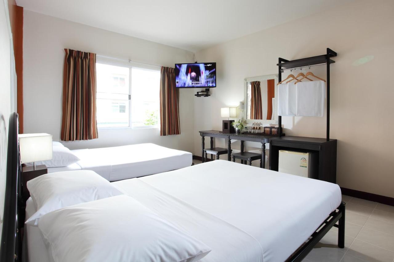 Inn Rambuttri Village Plaza