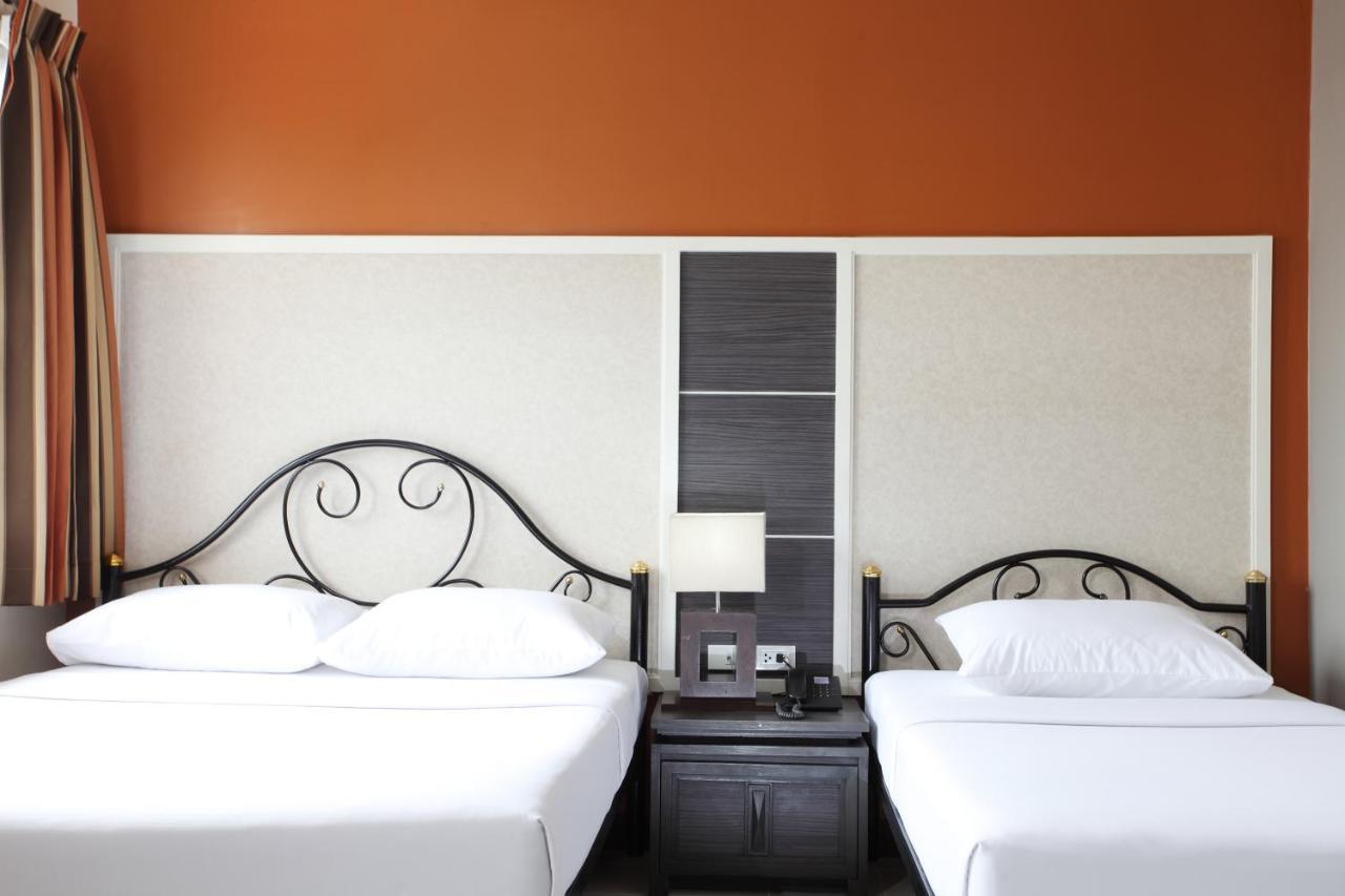 Rambuttri Village Plaza Inn