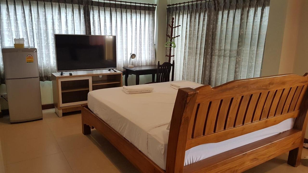 Samsen Sam Place Homestay *