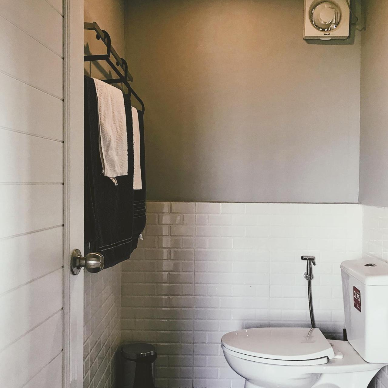 Asrama Beige Poshtels + Netflix Bangkok
