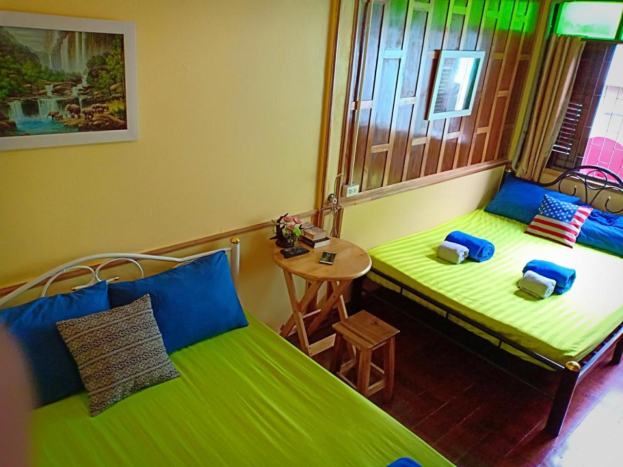Santo House 2*