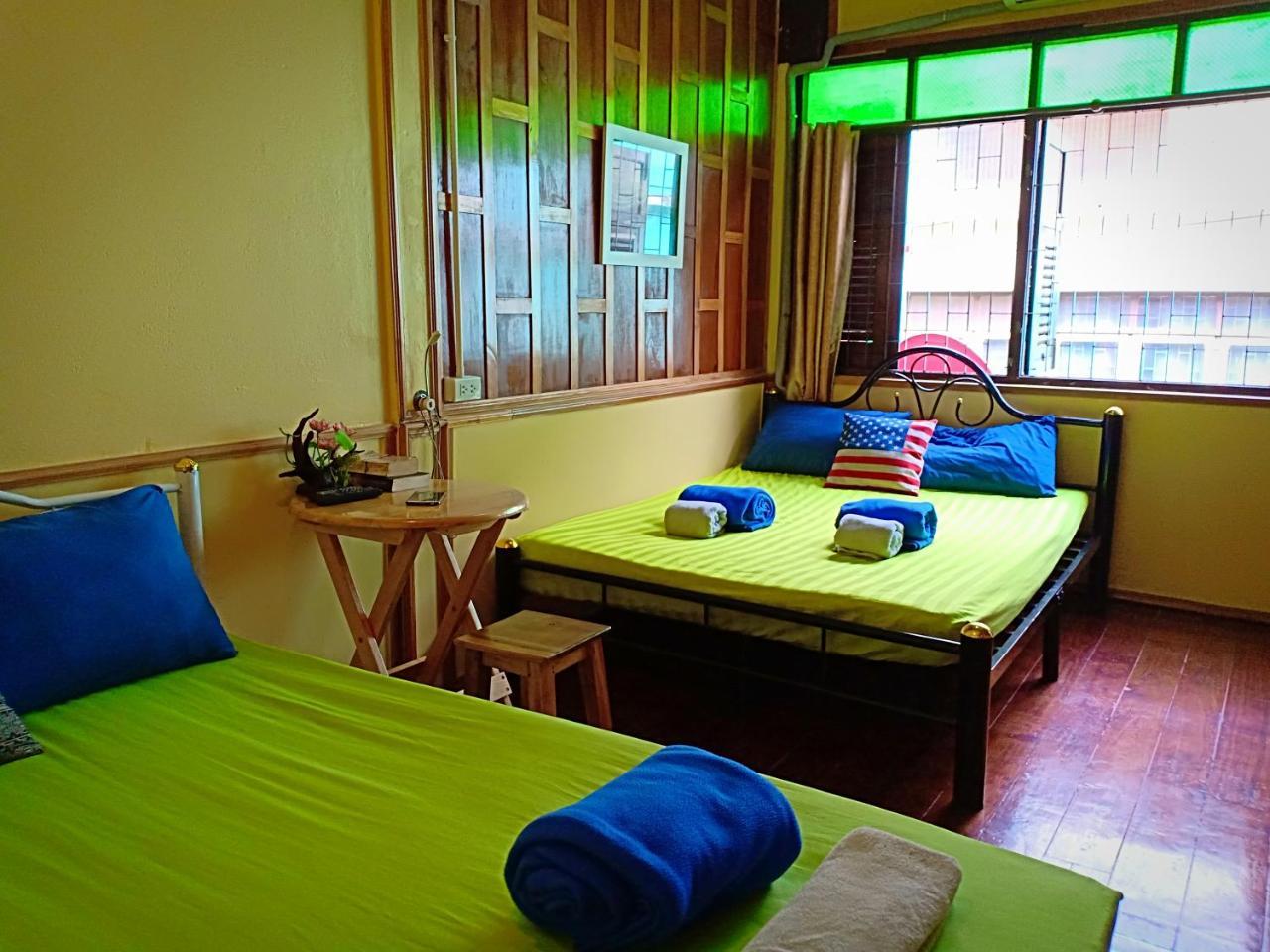 Santo House 2*