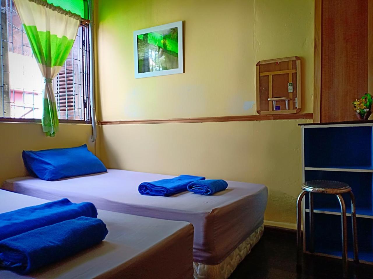 Santo House 2*