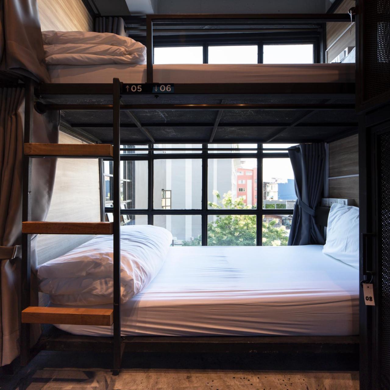 Bed Station Khaosan Hostel