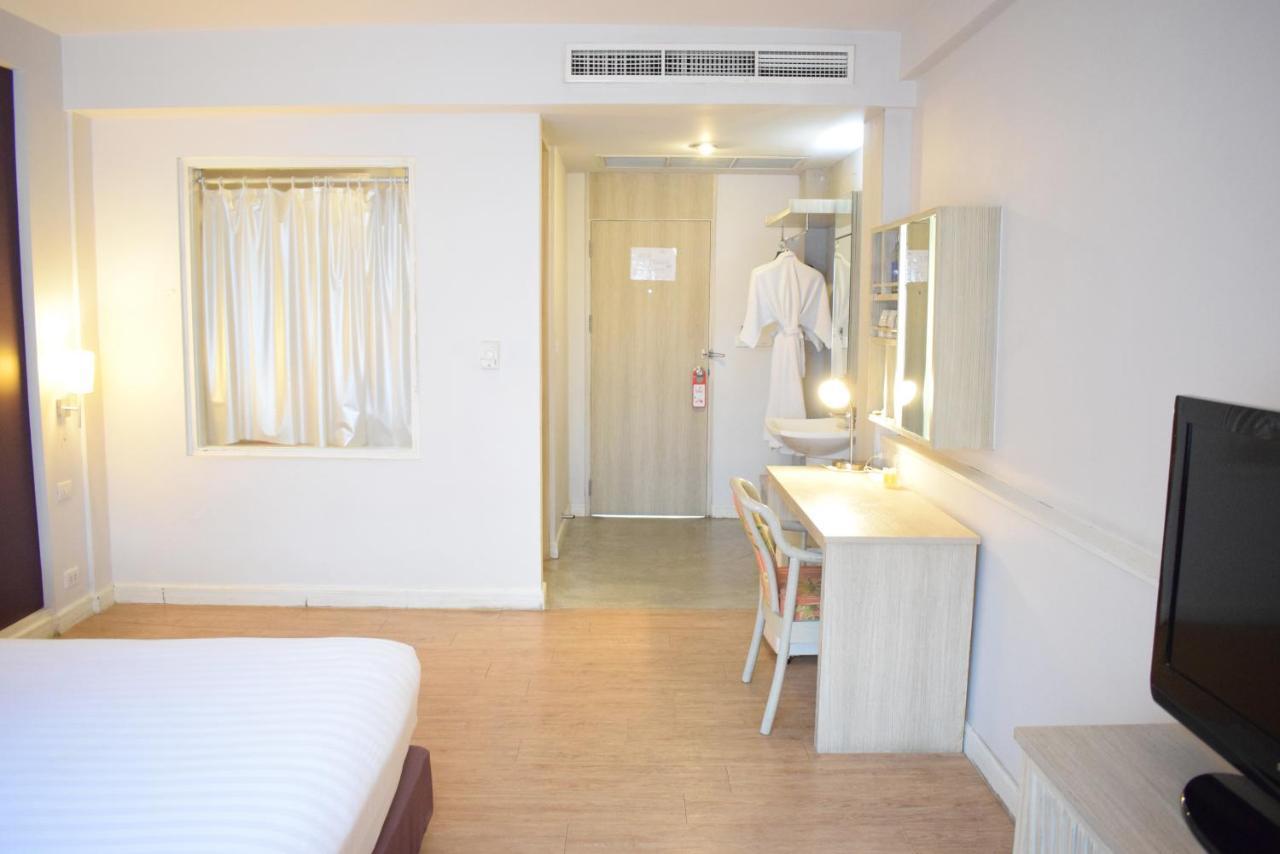 Trang Hotel, Hotel