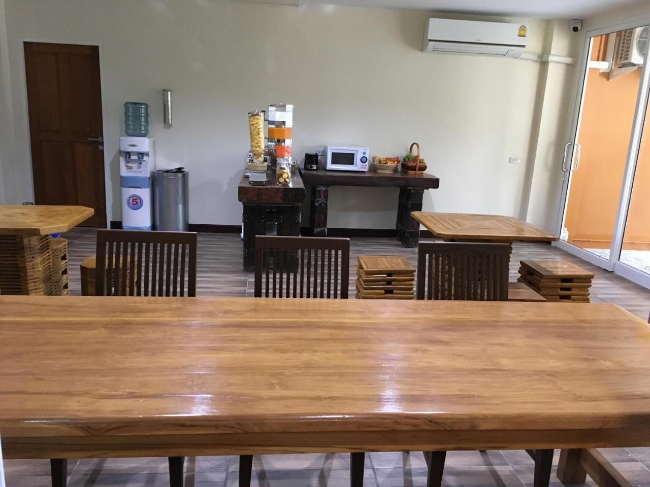 Baan Wanchart Hostel *