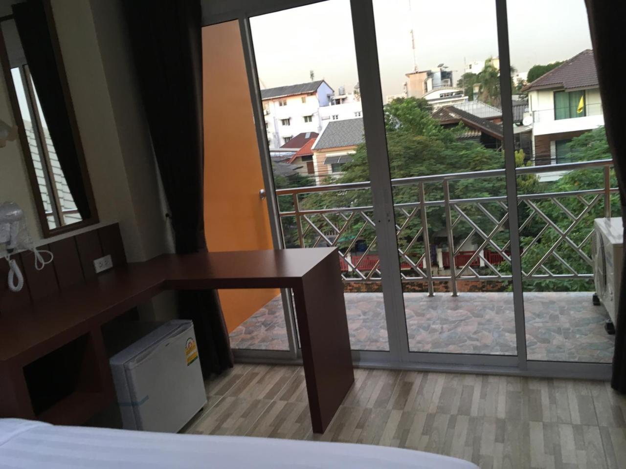 Hostel Baan Wanchart *