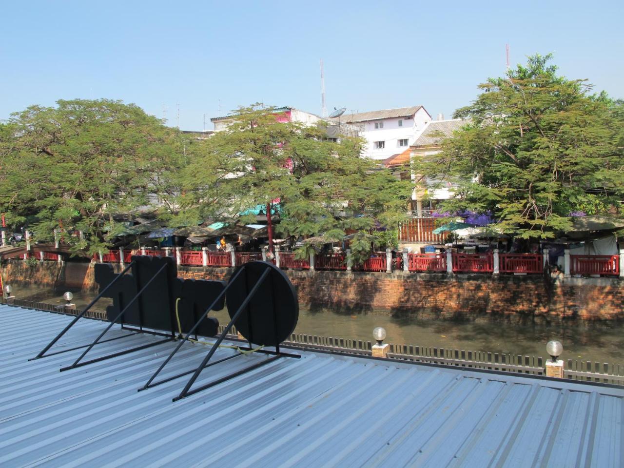 Baan Wanchart Hostel *