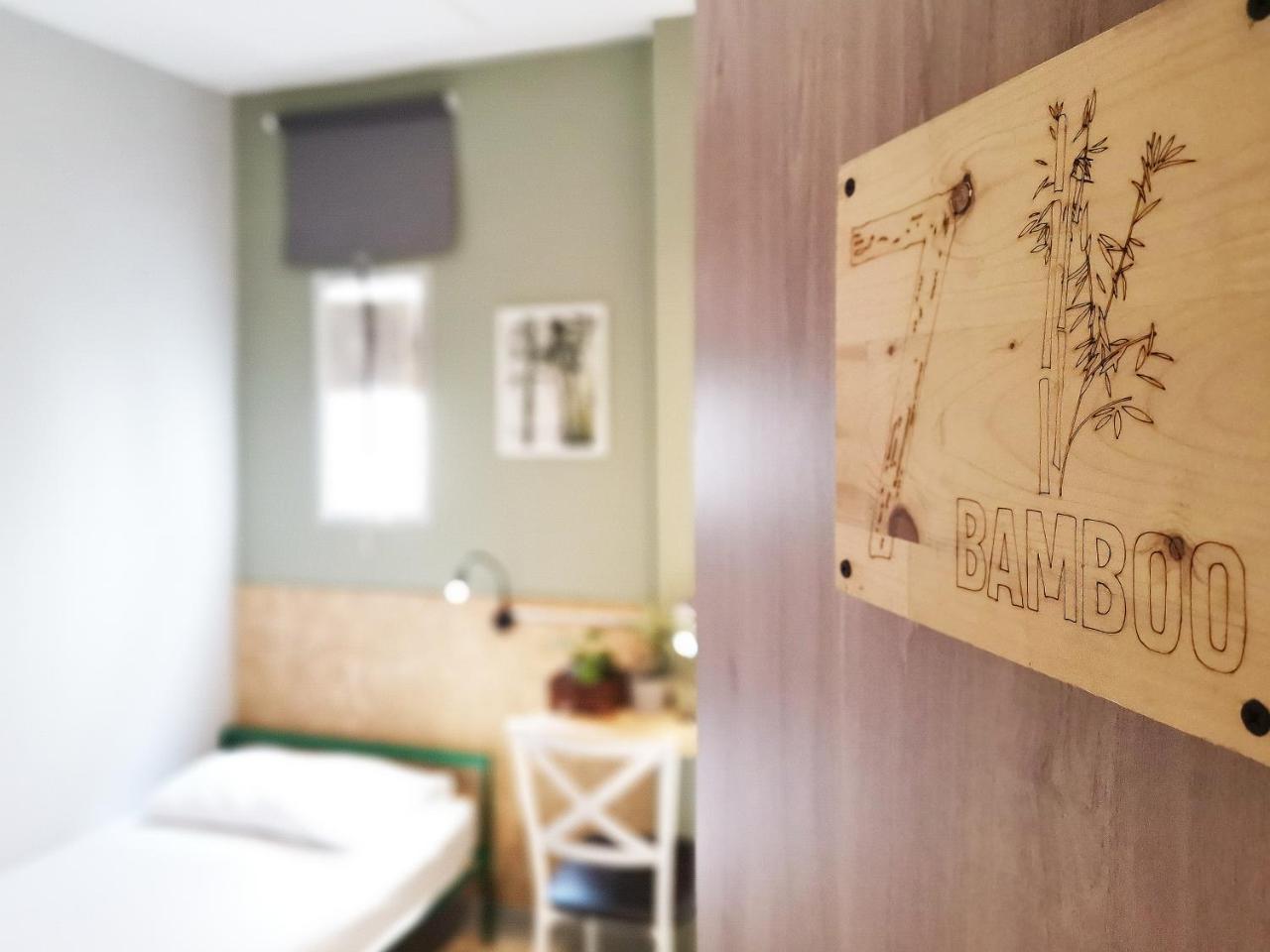 Foresttel.bkk Hostel *