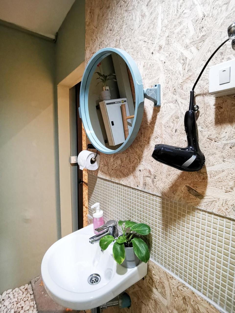 Foresttel.bkk Hostel