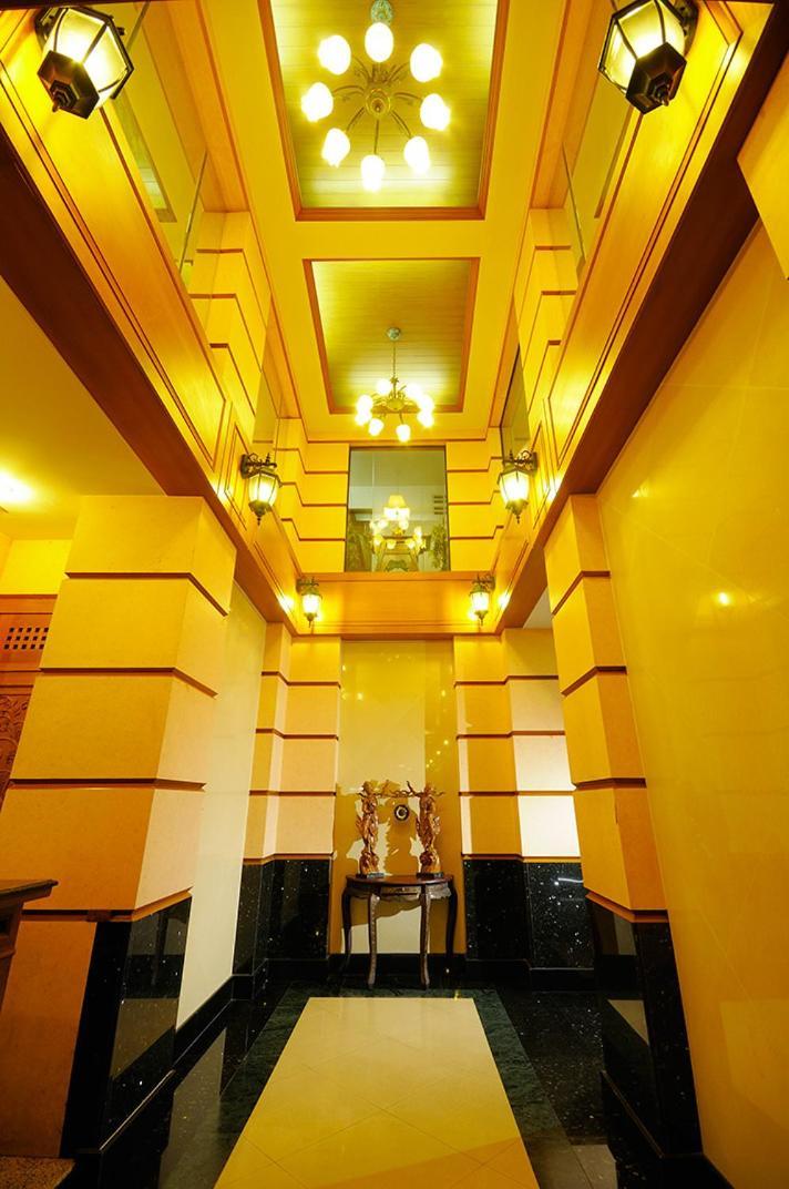 Violet Tower At Khaosan Palace 2*