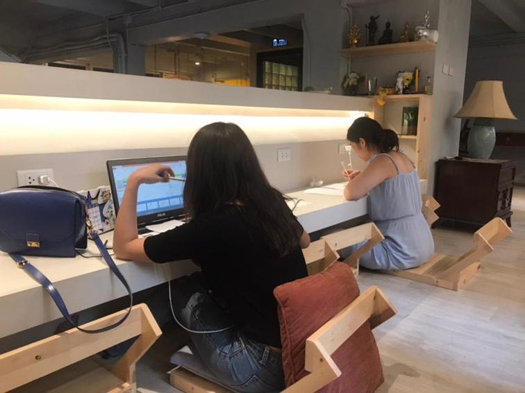 Kinnon Deluxe Coworking Cafe Hostel