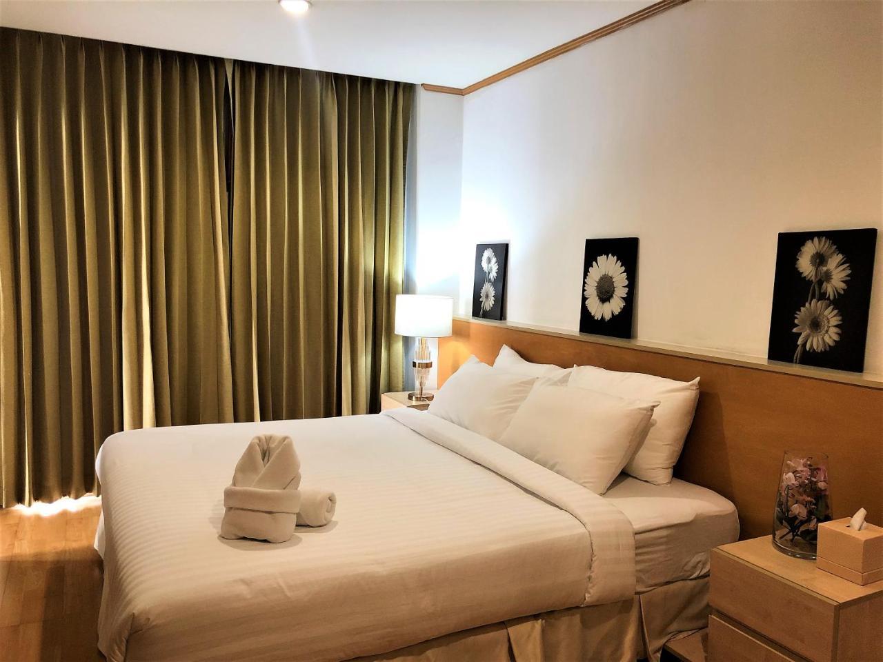 Twin Peaks Sukhumvit Apartemen Bangkok