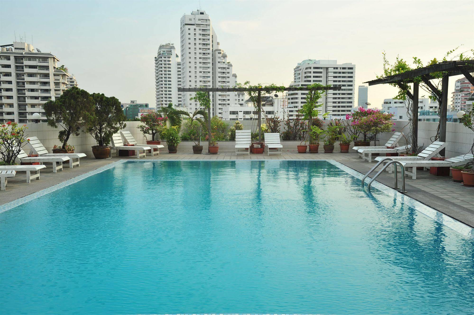 Ruamchitt Plaza Hotel