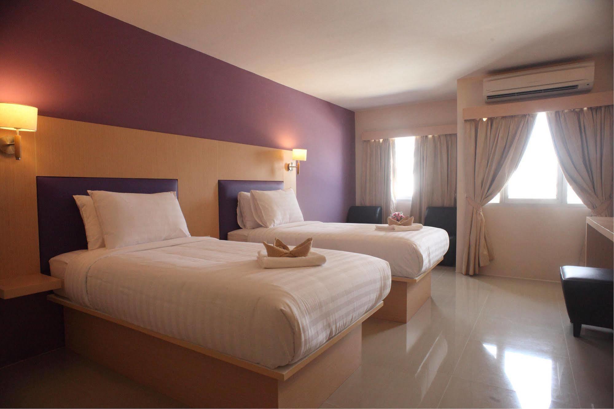 Prom Ratchada Hotel Bangkok