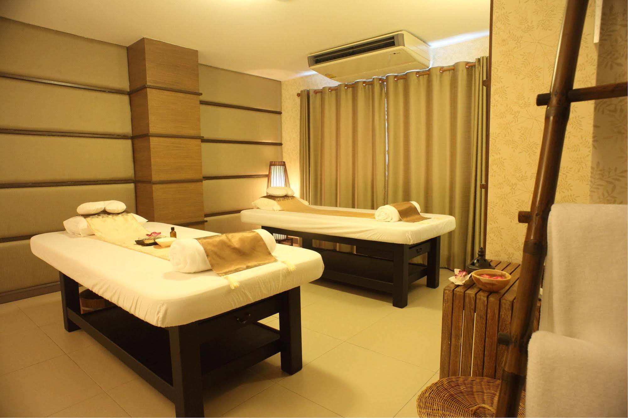 Prom Ratchada Bangkok