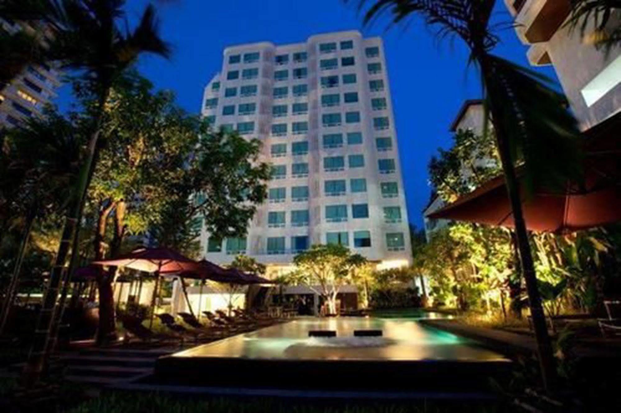 Sora & Sukhumvit - Formerly Aspira 12th Avenue Asoke Sukhumvit 4*