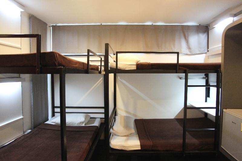 Albergue Cheqinn - Sukhumvit 4 Nana Plaza Banguecoque