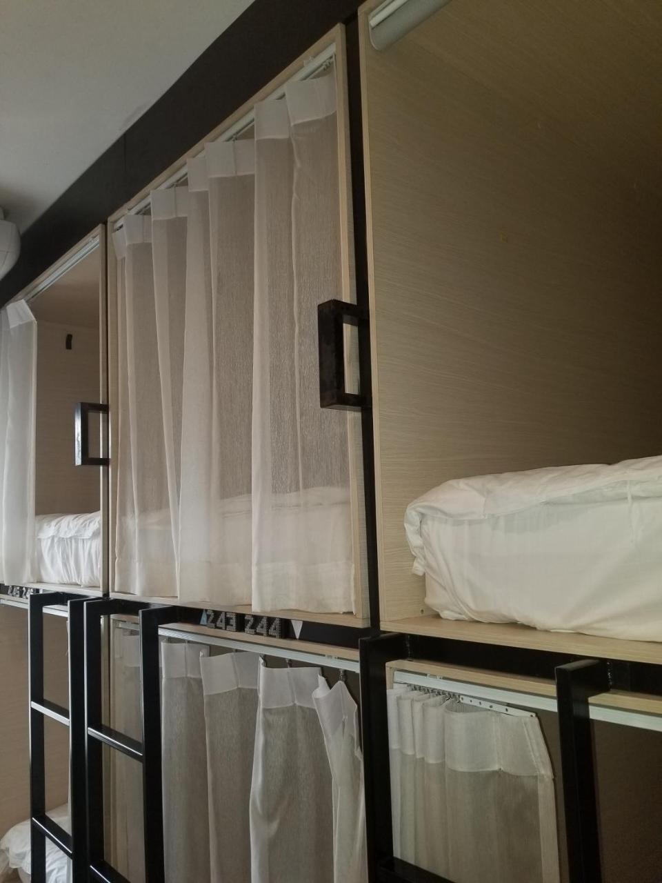 Asrama Bed To *