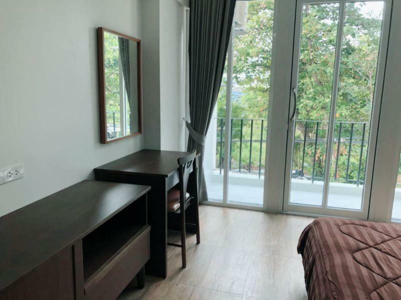 Apartemen Teak *