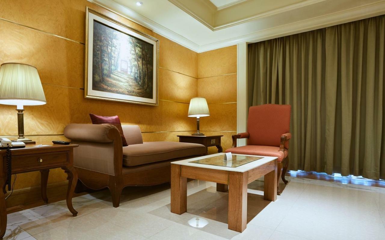 The Royal City Hotel 4*