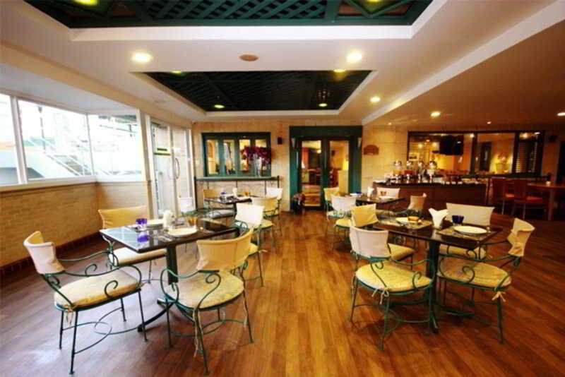 Evergreen Place Siam By Uhg Hotel 4*