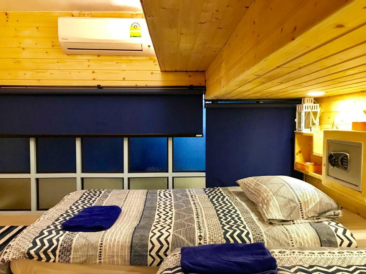 Hostel Blu Ari Stylish Gay Poshtel Bangkok