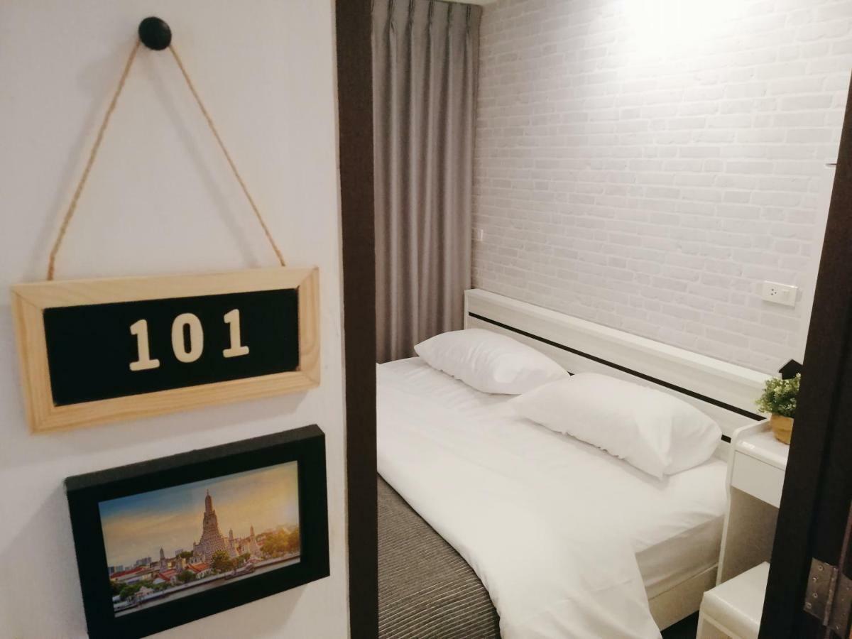 Hostel White House