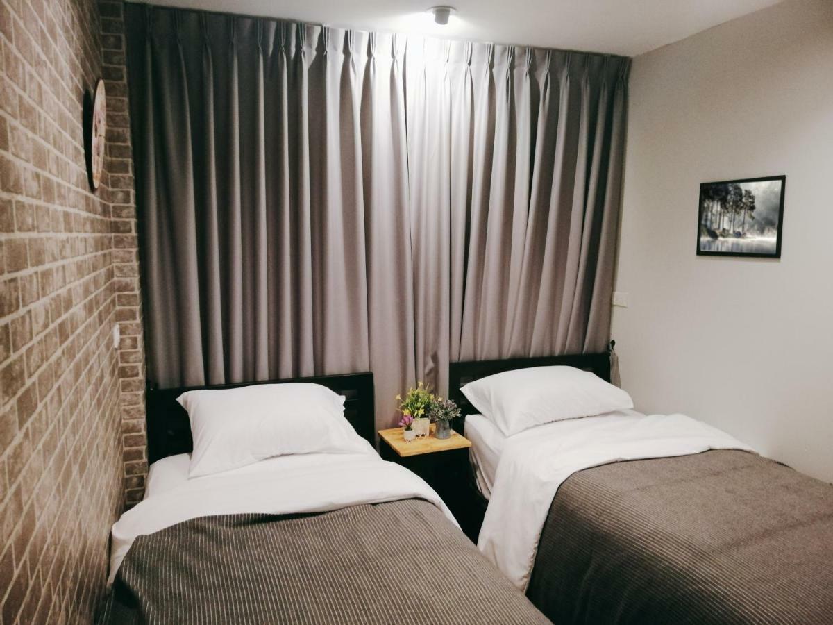 White House Albergue *