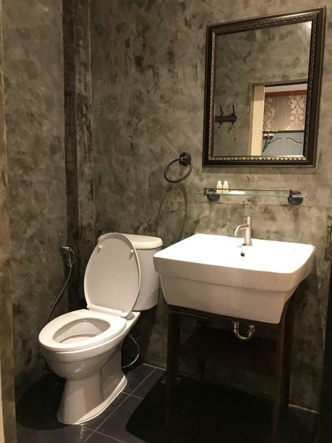 Center Point Plaza Hostel