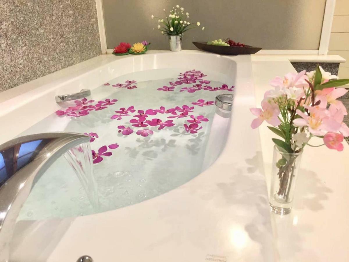 Apartemen Royal River Park 102/11 *