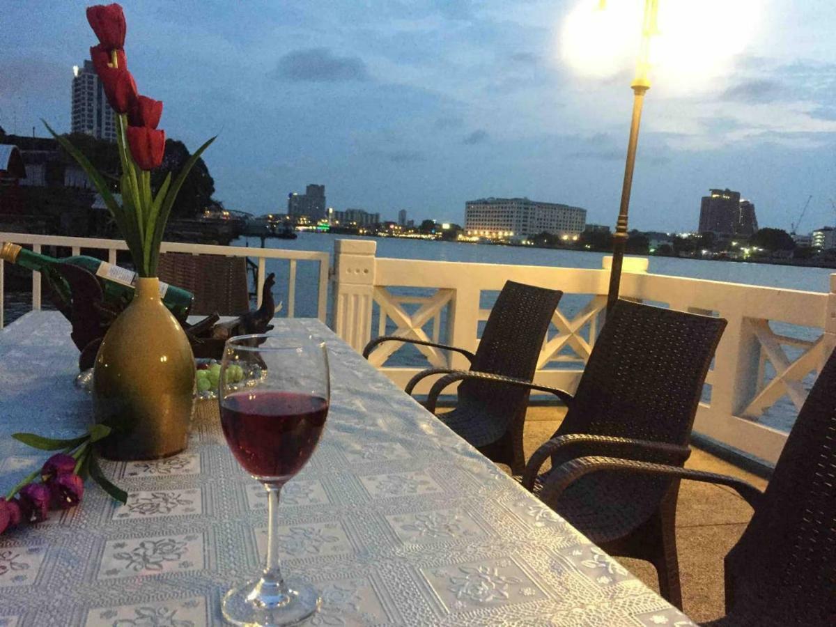 Royal River Park 102/11 Apartemen Bangkok