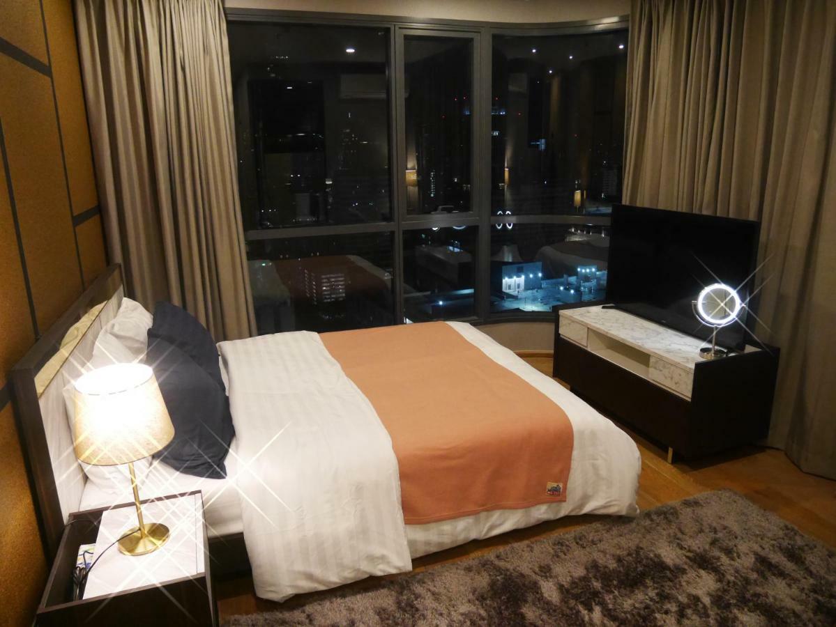 Q Chidlom 33f25 Apartment *
